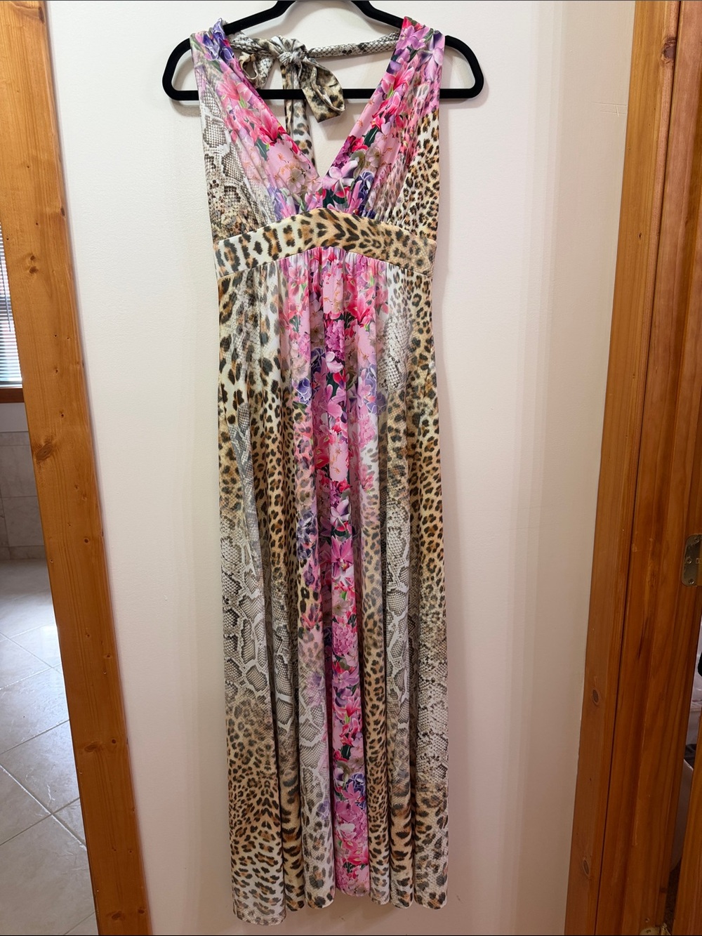 Boston Proper. Leopard Floral & Animal  V- Neck Maxi Dress with Open Back. NWOT - Picture 5 of 11